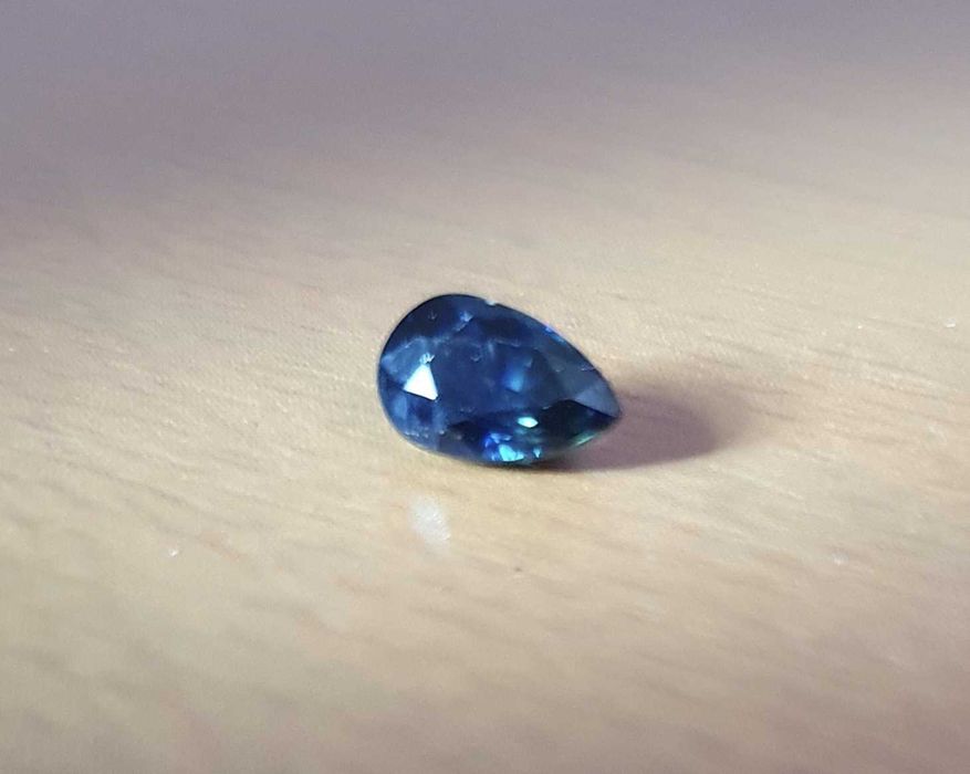 Естествени Сапфири Дълбоко сини Deep Blue 0.7 карата + Аметист