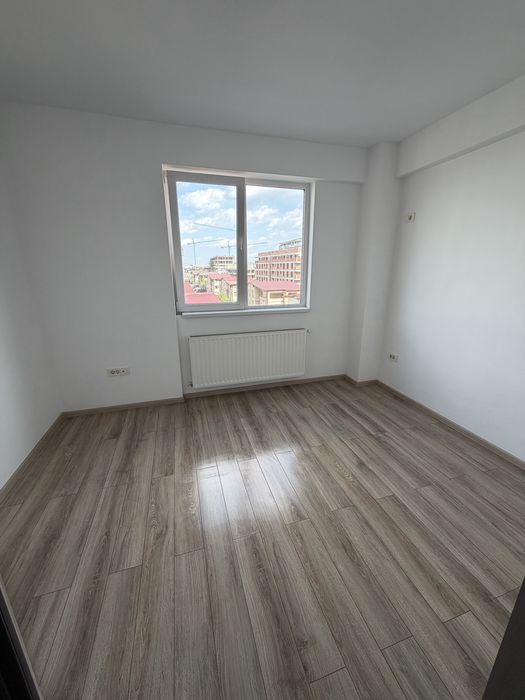 Inchiriez apartament 3 camere