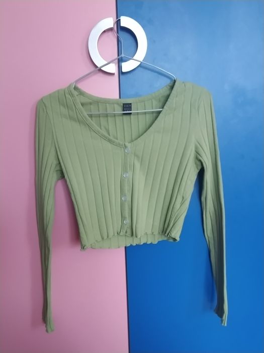 Вталена зелена жилетка