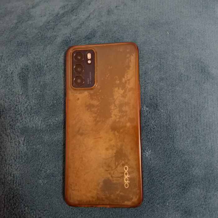 Vând telefon oppo