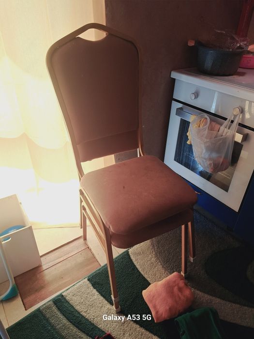 Продам стол и стулья