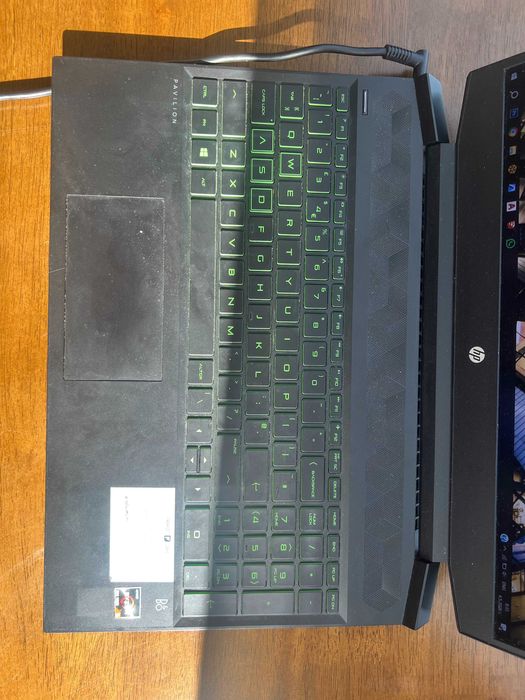 HP Pavilion Gaming 15 – GTX 1650 / Ryzen 5 / 16GB RAM / 512GB SSD