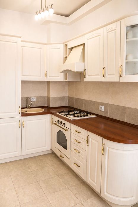 Vând apartament 2 camere LUX