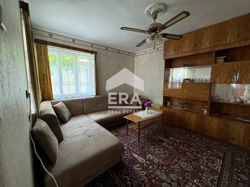 Дава се под наем Къща в Силистра, Център - 110 кв.м за 281 € - Снимка #1