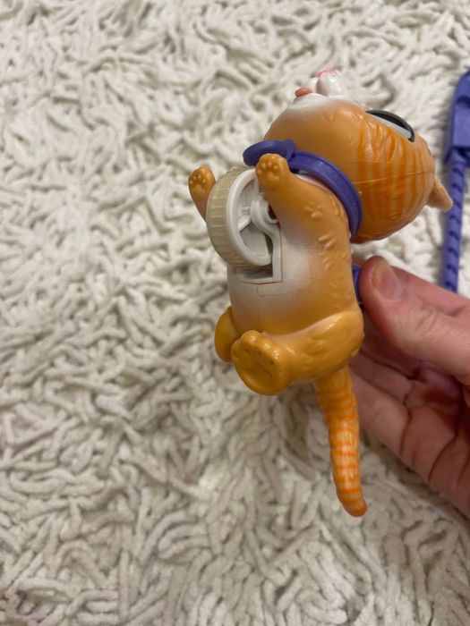 Игрушка фирменная для маленьких деток.