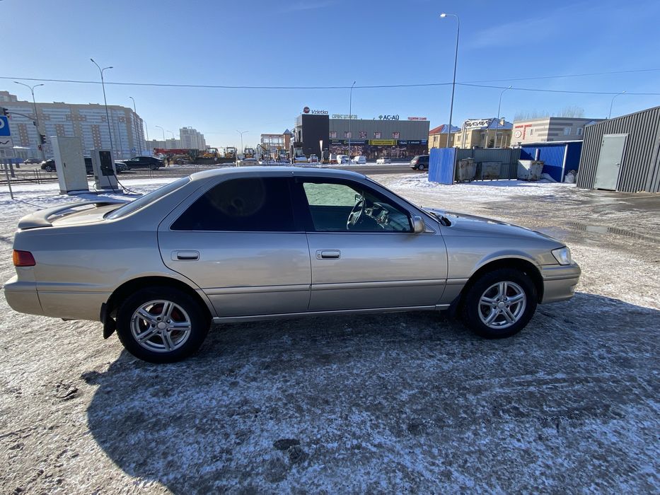 Тойота камри 25.