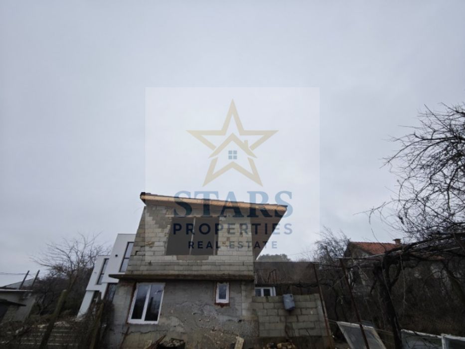 Продажба Къща гр. Варна - м-т Манастирски рид 175m² и двор 800m²