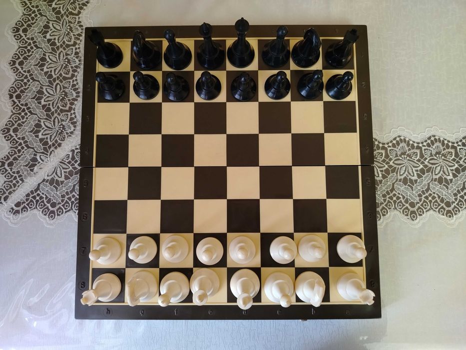 Продам шахматы СССР "Киевпластмасс" 70-х годов. 40 х 40 см.