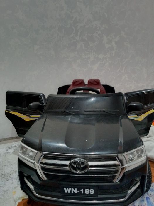 Продаю детский машина Тайота