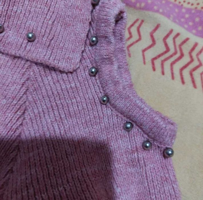 Pulover  trendy umeri goi