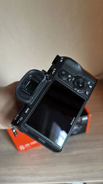 Sony Alpha 7 III + Обьектив 24-105 в идеальном состоянии.