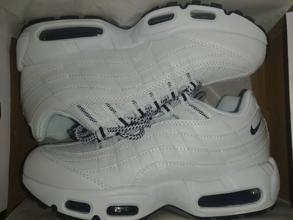 Air Max 95 NEPURTATI cu cutia originală.