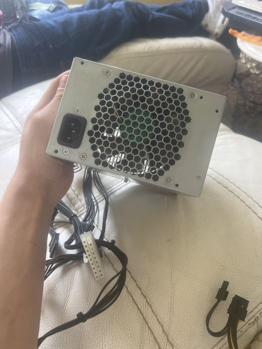 Sursă alimentare Delta Electronics 400W — DPS-400AB-19 A, funcțională perfect