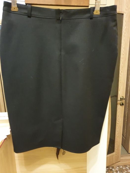 Две чёрные юбки 46-48 р