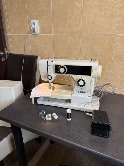 Masina de cusut festonat si butoniere Pfaff Calanda 73