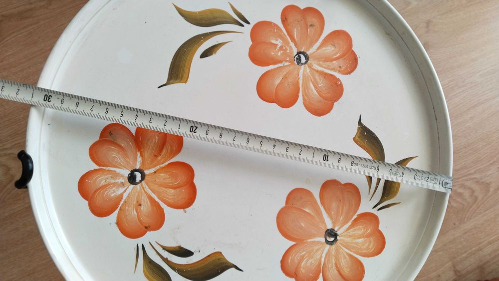 Сгъваема трикрака масичка