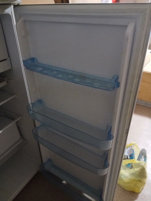 Холодильник б/у в отличном состоянии