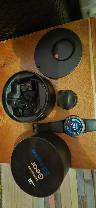 Samsung smart watch 4 si samsung gear s3 frontier