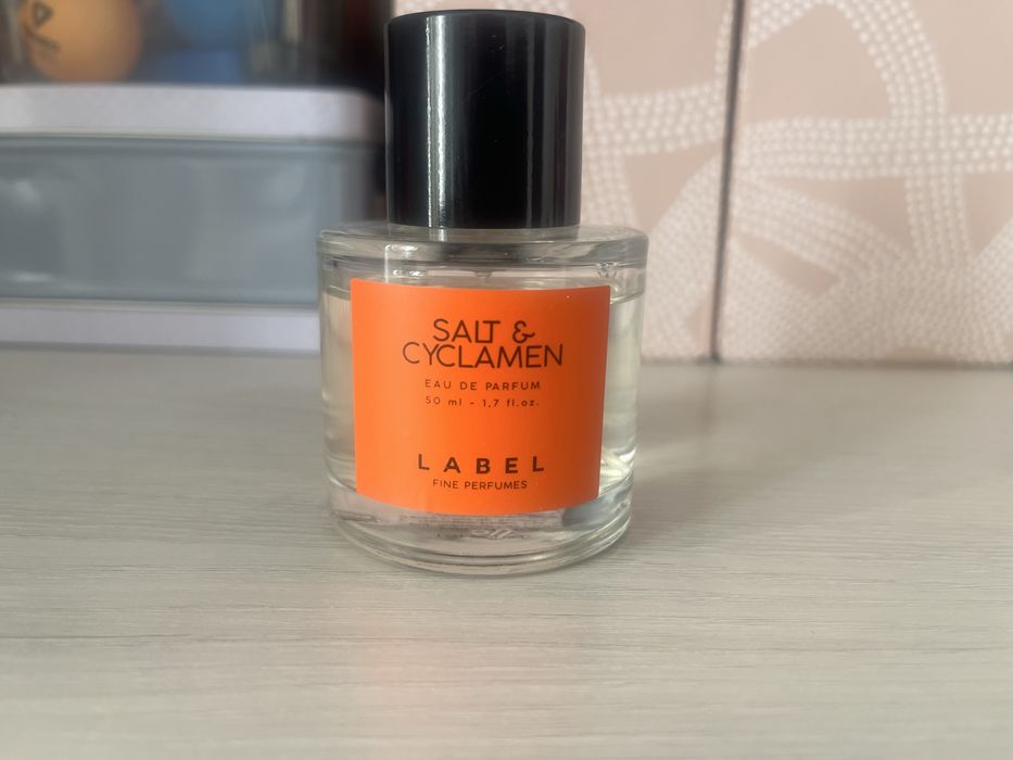 Parfum, label salt & cyclamen