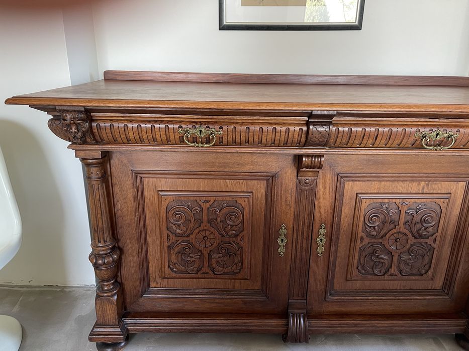 Антика шкаф реставриран