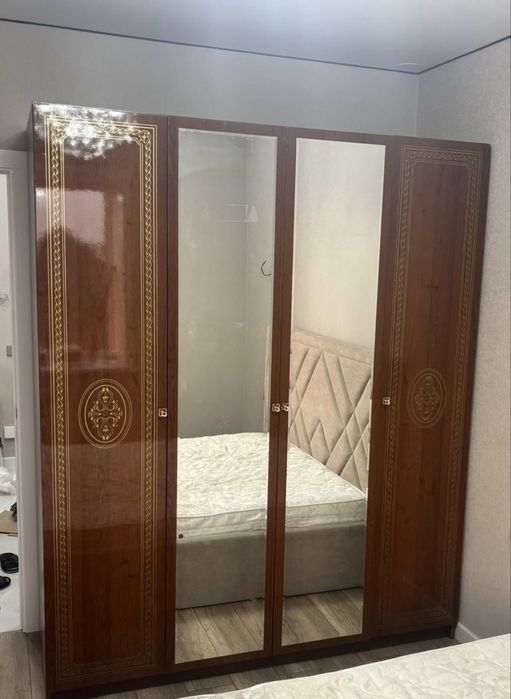 Спальный гарнитур