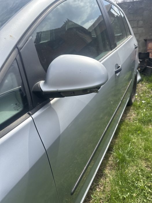 Plansa bord ,oglinda st dr VW Golf 5 Plus