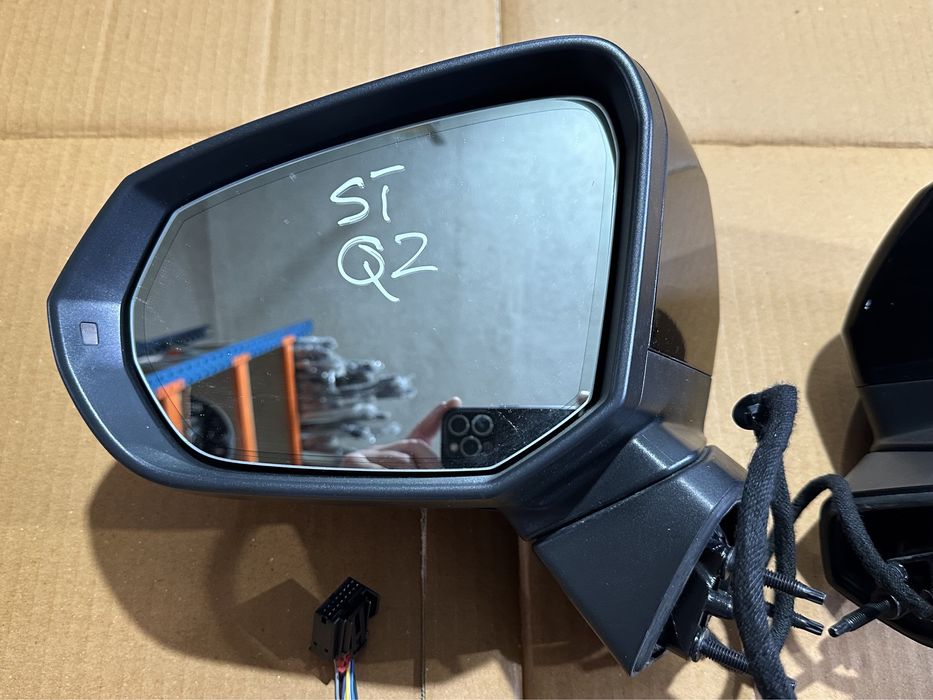 Oglinzi, Oglinda stanga / Oglinda dreapta Audi Q2 2017-2024