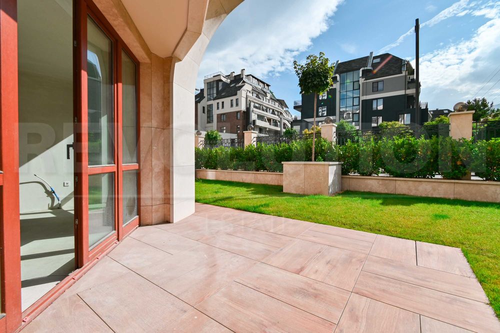 Продава се Тристаен апартамент в София, Кръстова вада - 252 кв.м за 1112 €/кв.м - Снимка #16