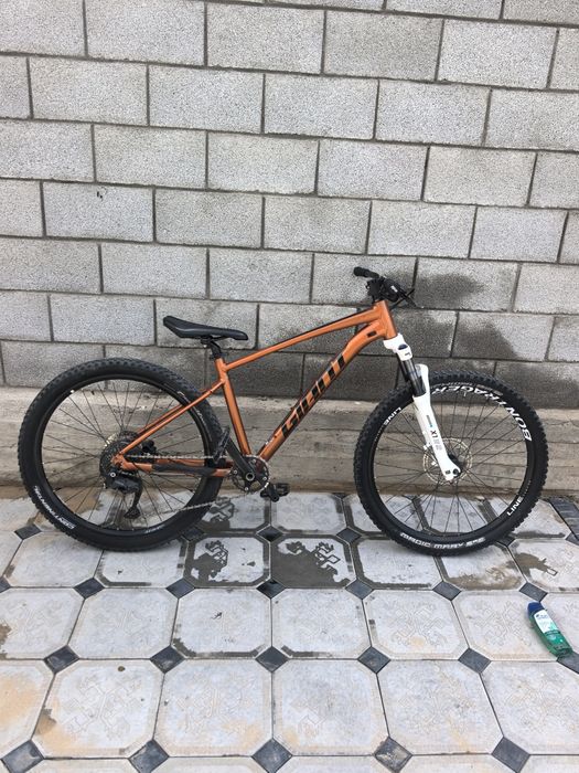 Продам кастомный giant talon 3
