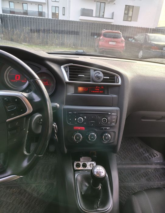 Citroen C4    3300 negociabil