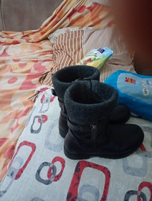 Vând ghete și pantofi de dama piele naturala 38 39 40 marimi