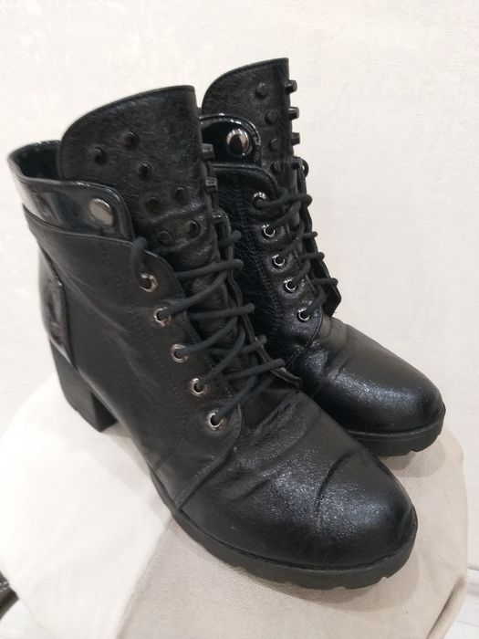 Продам сапоги осень весна.