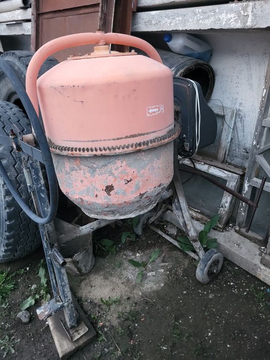 Продам бетонамешалку