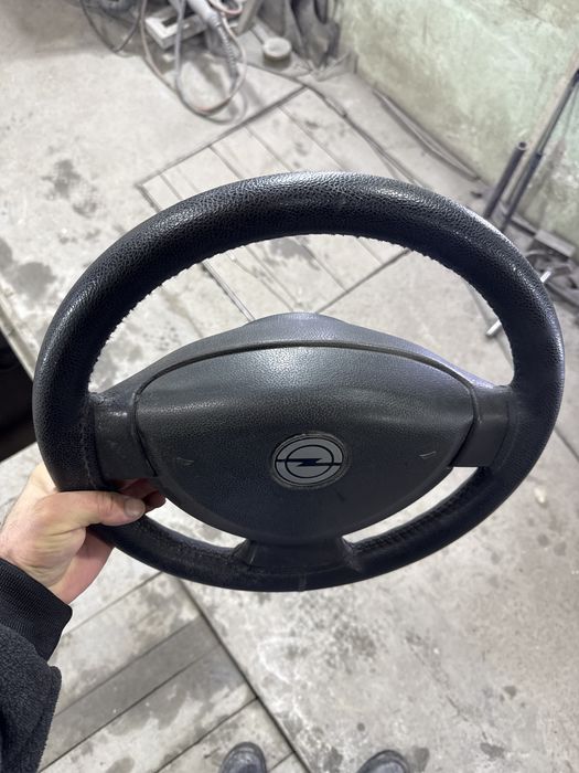 Руль на Нексию в хорошем состоянии