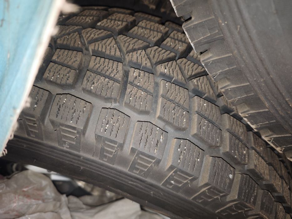 Продам резину с дисками 265 70 R16