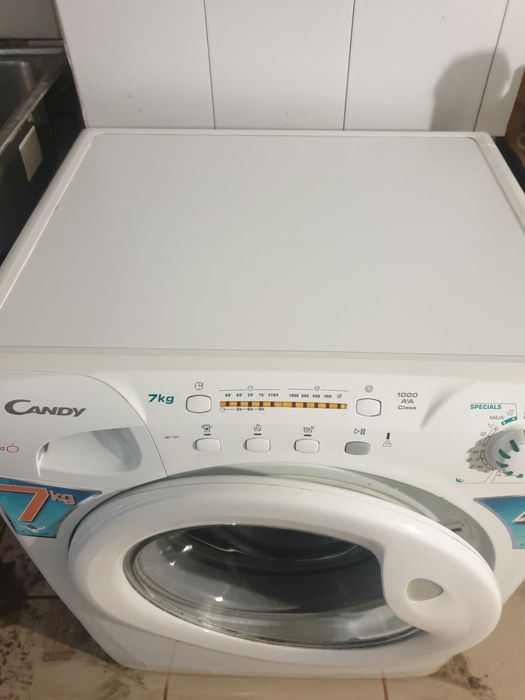 Mașină de spălat cu foarte puțin uz