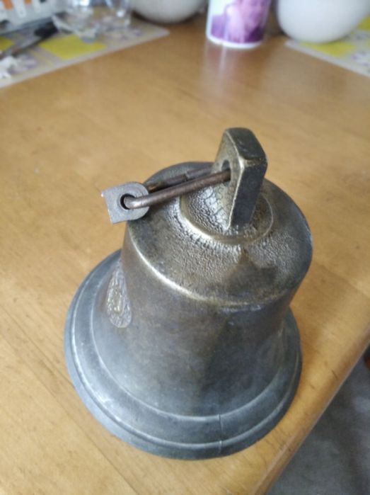 Бронзова камбана Немска