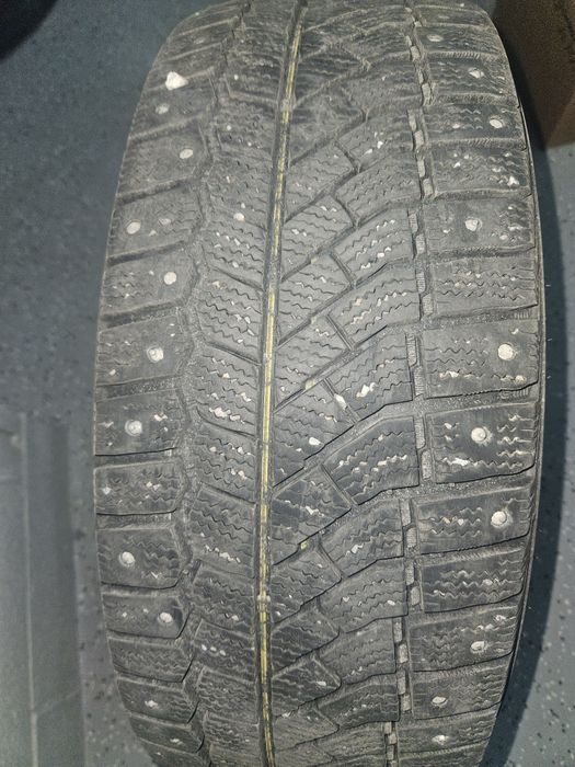 Шины б/у 215-55-R17 (зим+лет)