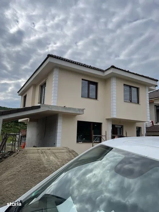 Casa individuala 3 dormitoare ,gradina, Luna  de Sus