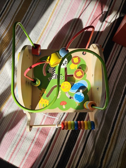 Таралеж  и Дървен уокър