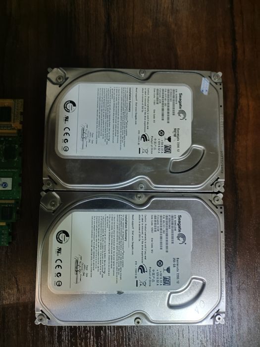 Hard disk 2dona, operativka 5dona