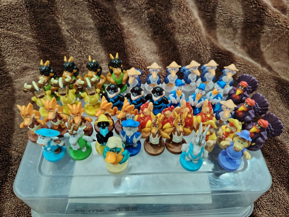 Срочно продаю киндер игрушки