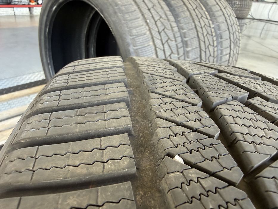 4бр. ПОЧТИ ЧИСТО НОВИ Зимни Гуми С Борд 245/35R/20W,XL -CONTINENTAL- DOT:2423 - 8.4мм.+8.0мм.