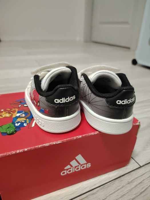 Adidasi Adidas  Marvel