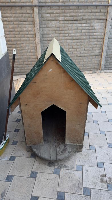 Продам будку для крупных собак