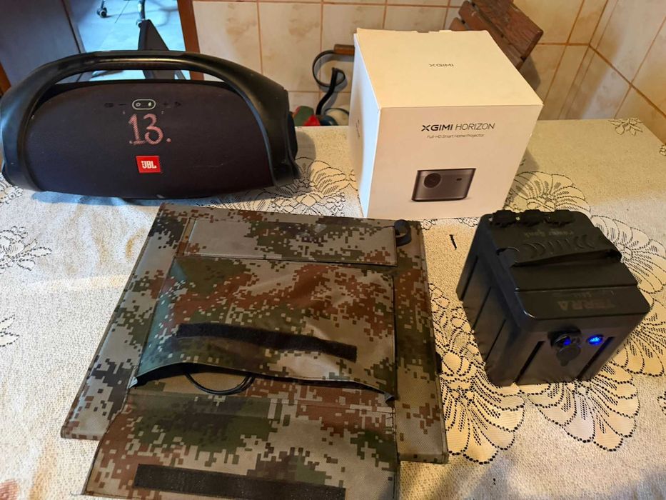 Baterie  waterproof Li-Ion, 12V/50Ah  +Incarcator 5Ah + panou solar