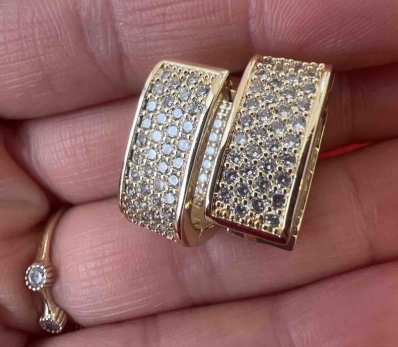 Cercei mici  fetita si dama 14k cu pietricele gold