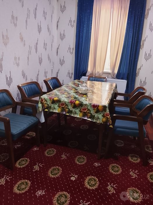 Стол стул сотилади 6 та стули бор
