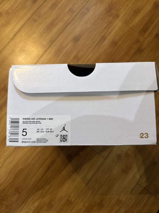 Adidasi AIR JORDAN 1 Mid