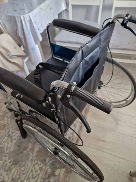 Инвалидная коляска